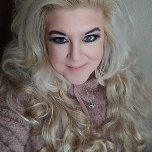 Meet your Posher, Karrie